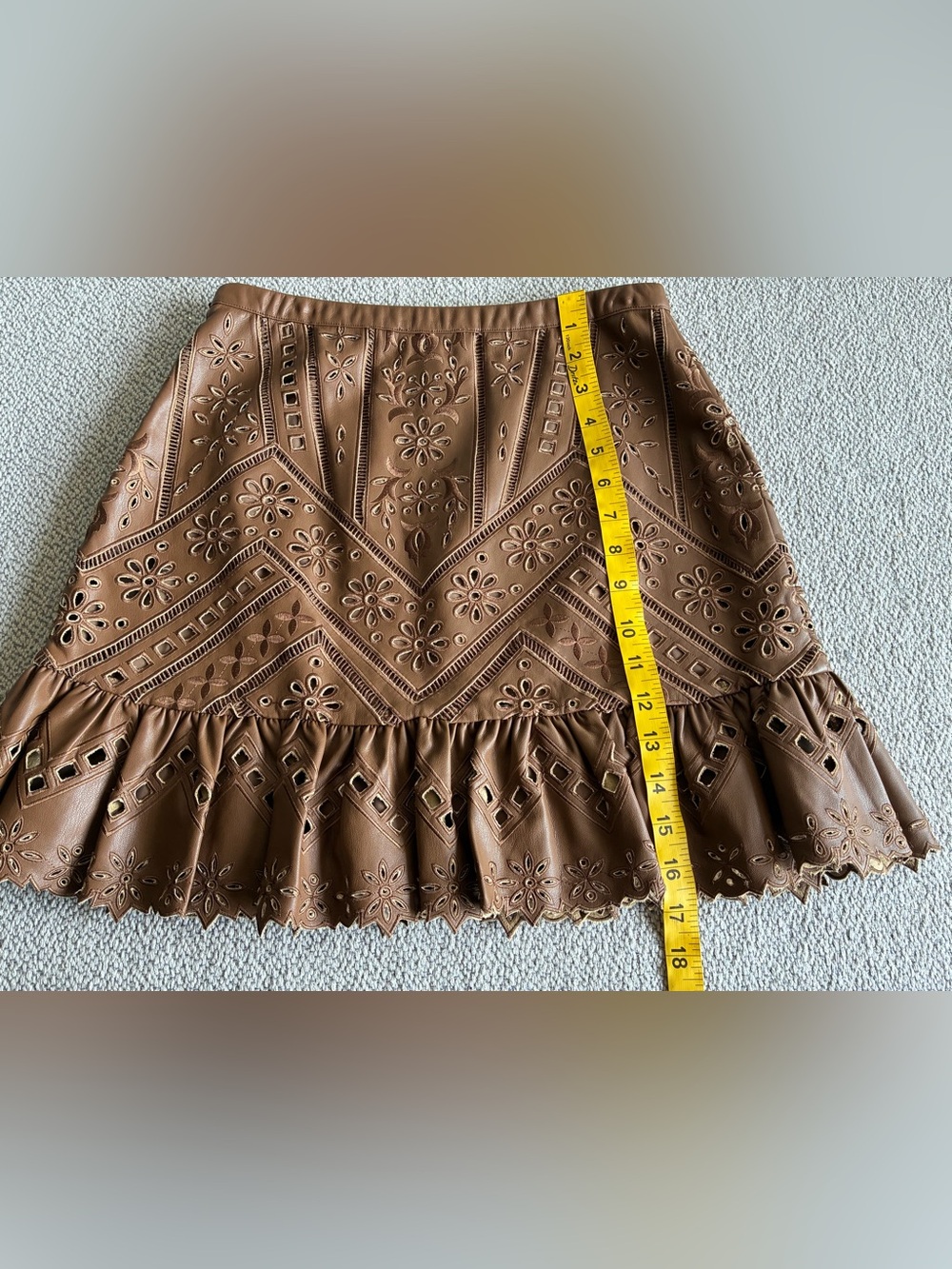 Christy Lynn Ashley Skirt S
Camel Vegan Leather Laser Cut
Floral Ruffle. - Picture 5 of 15